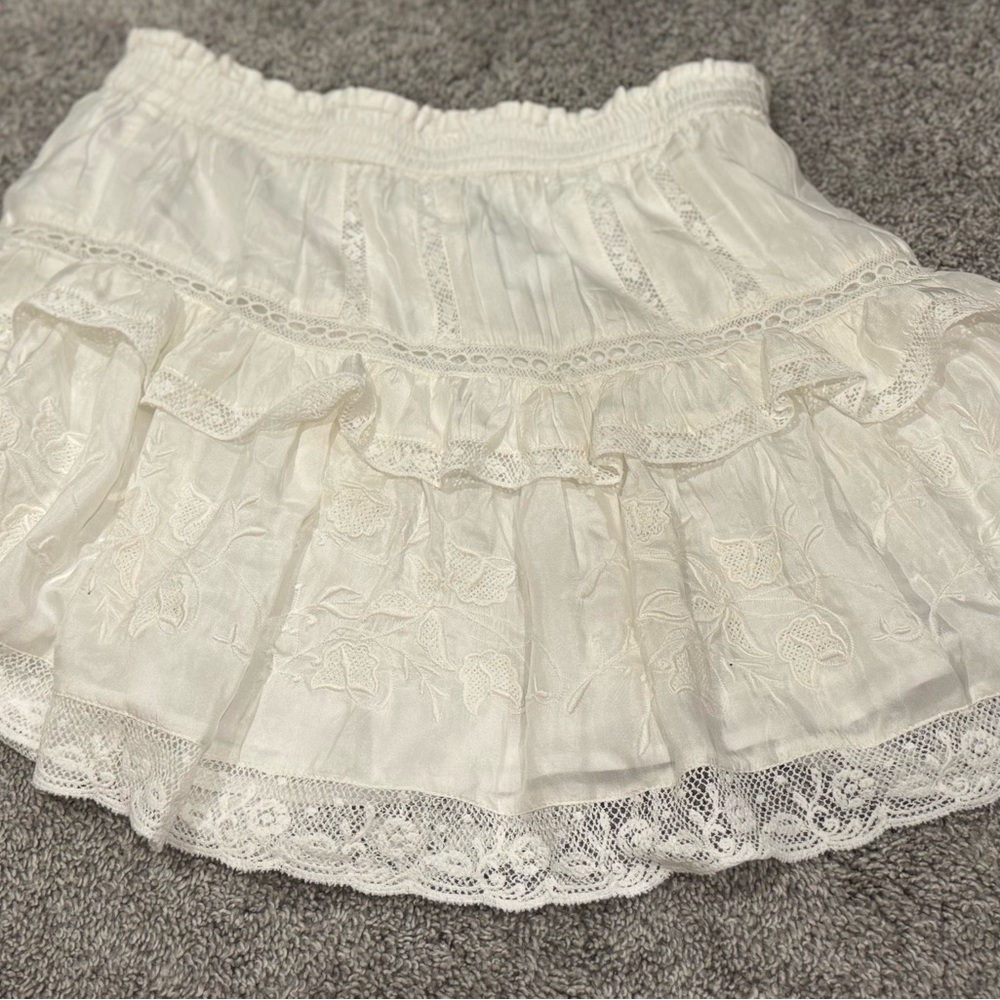 Elegant White Lace Skirt